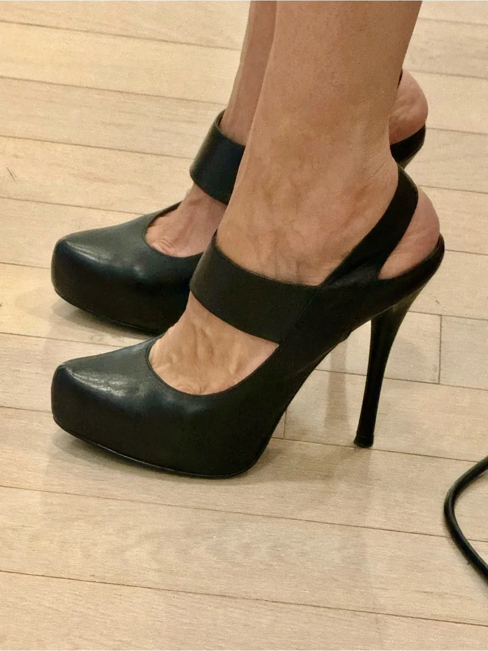 5/48 Saks Fifth Avenue leather platform hills 4.5” hill and 2” platform